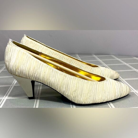 Nina Vtg 80s Champagne Ruched Satin Fabric Womens Size 8 N Slip on Heel Dress Up - Picture 6 of 13